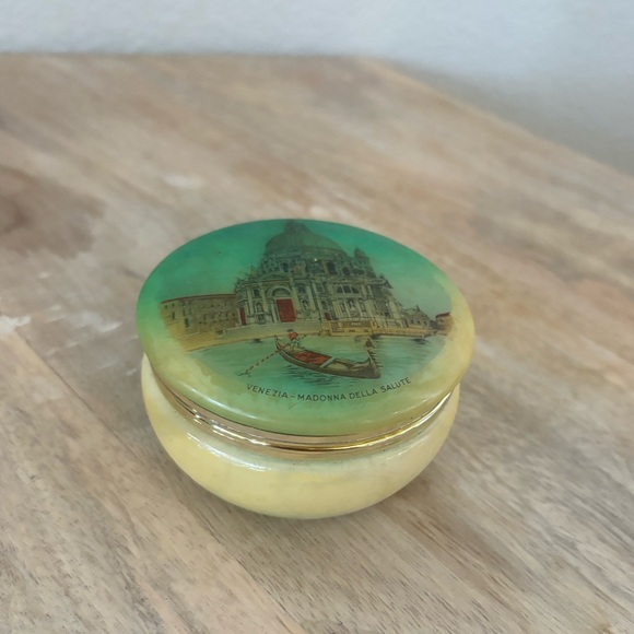 Vintage Italian Alabaster Trinket Box - Picture 2 of 6